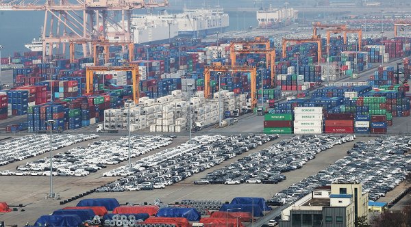 半导体景气延续，韩国出口规模2026年将首超日本？