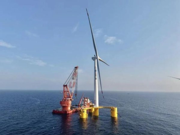 重大突破！海上“不倒翁”，安装完成