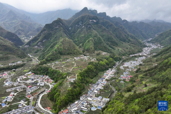 巴山：美丽春日画卷