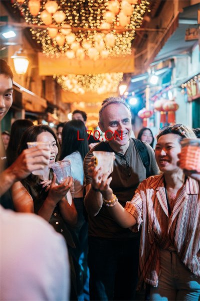 澳门百年老街焕发青春活力